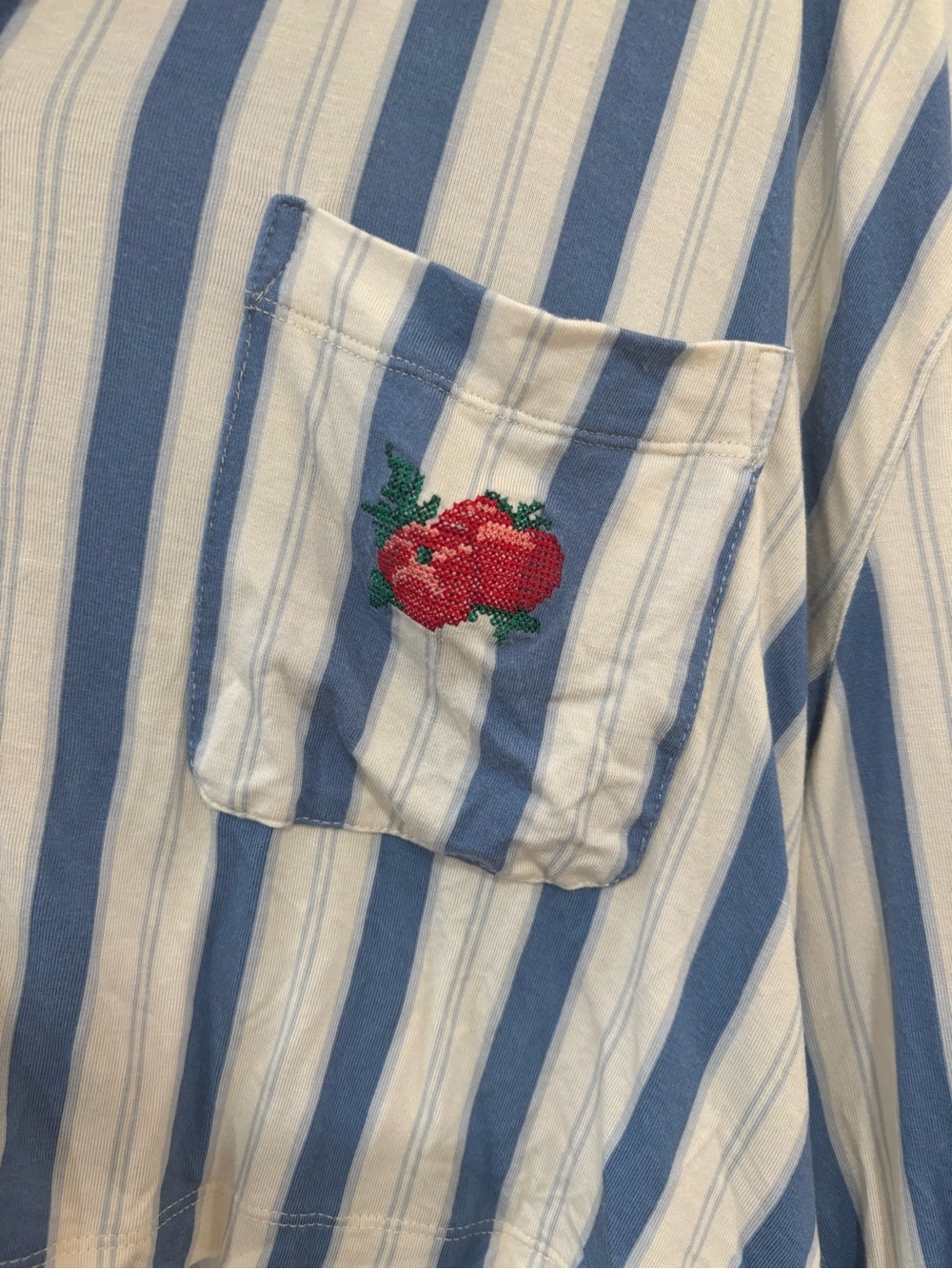 DAIRY BOY BUTTON DOWN GARDEN BED SLEEP TOP - Picture 4 of 5